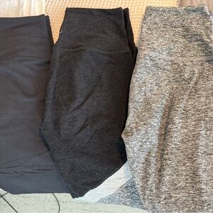 Beyond Yoga Black and Gray Leggings Set